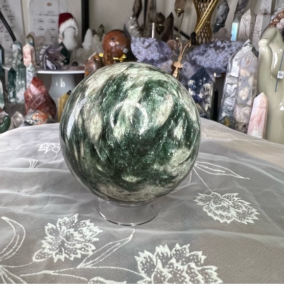 Green and pink mica sphere - Picture 3 of 4